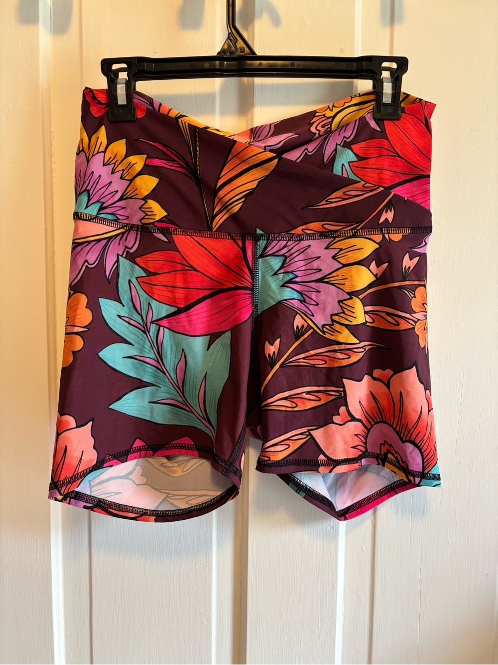 Yoga Democracy Crossover Waist Bike Shorts Size Large